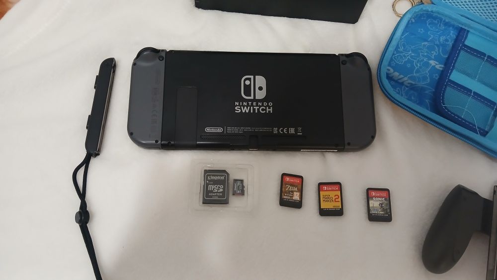 nintendo switch com estojo do sonic