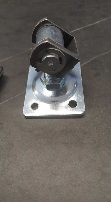 Zawias regulowany M16