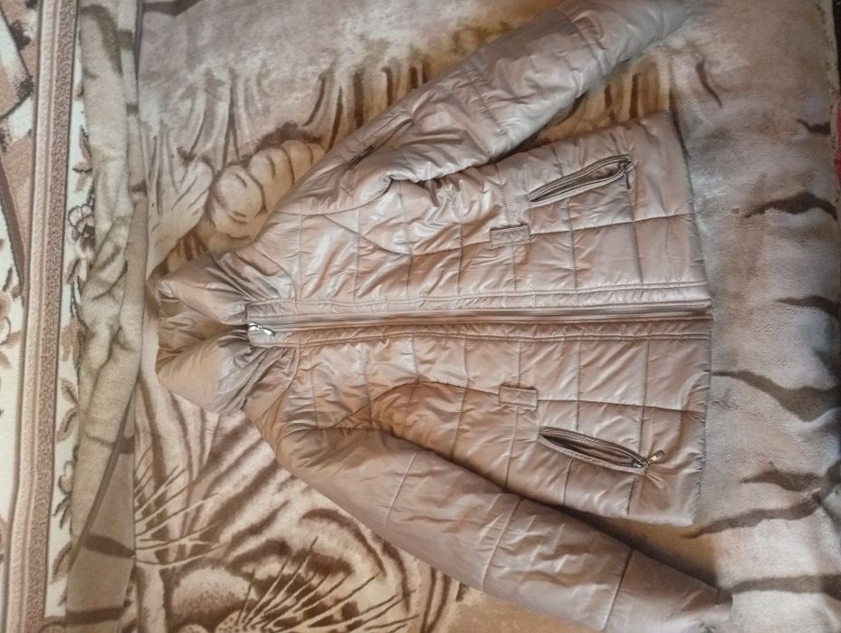 Продам дві жіночі куртки