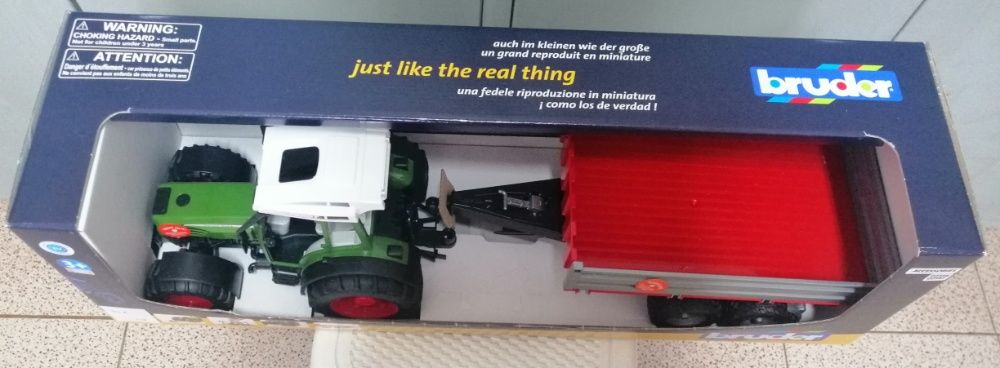 Trator Fendt 209s com reboque