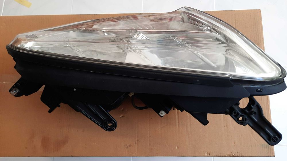 Chevrolet Trax - Farol com Lâmpadas