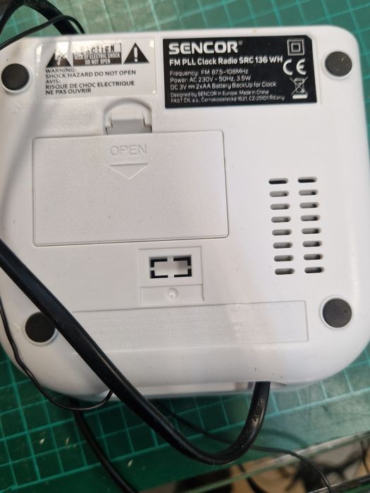 Radiobudzik Sencor SRC136WH