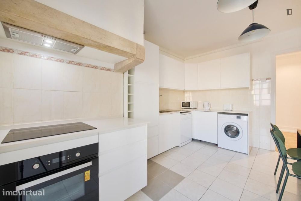 Quarto - localizado em Entrecampos Lisbon