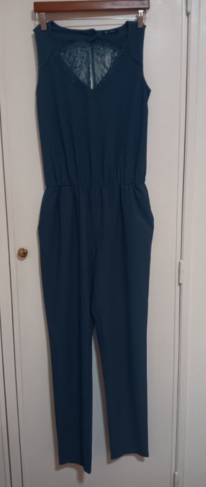 Macacão c/ detalhes em Renda