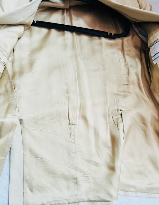 Marynarka Christian Berg stylowa hladka kremowa