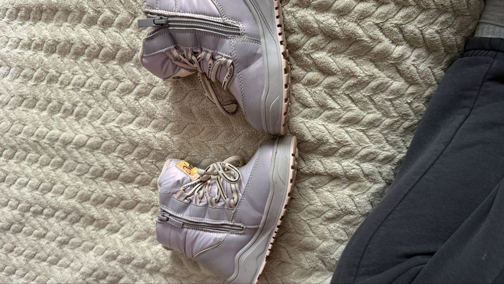 Зимові чобітки в ідеальному стані відходили 3 місяці минулого року