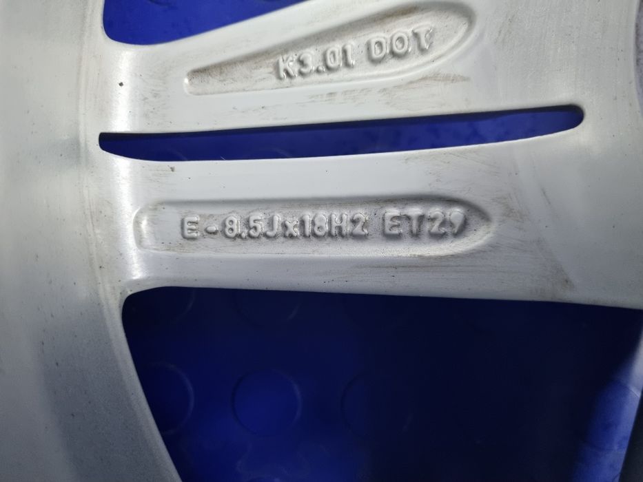 KOMPLET kół felg aluminiowych 18” x 8.5” AUDI A4 B9 A5 F5 OEM PIRELLI 8W0601025DE
