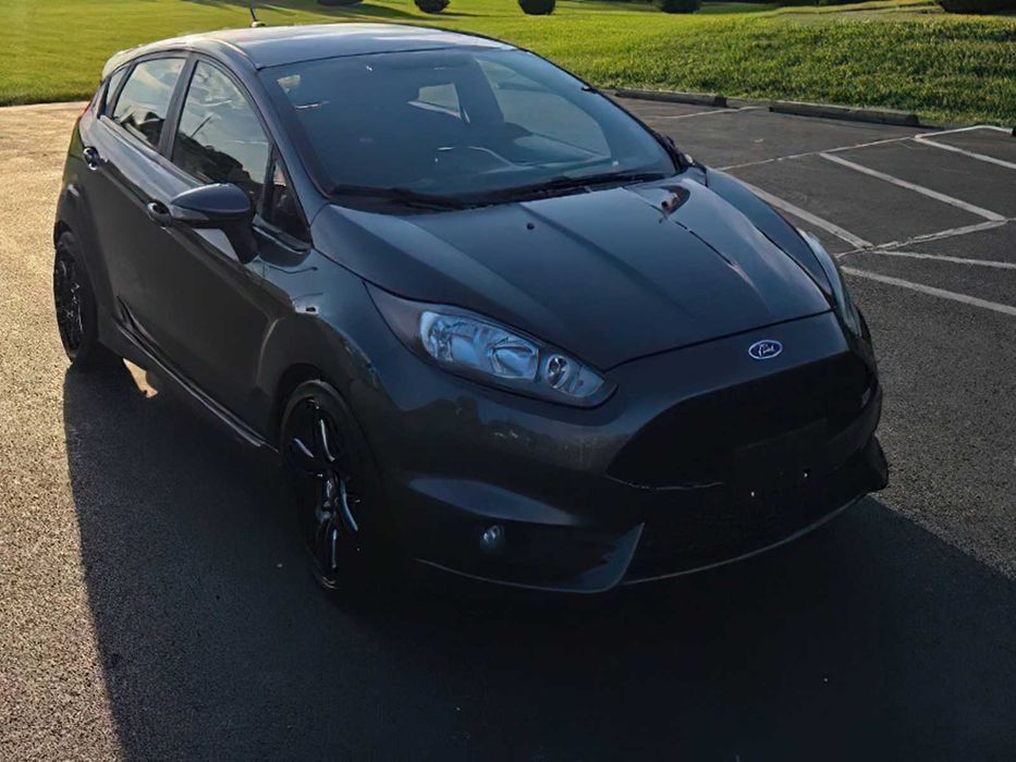 Ford Fiesta ST      2016
