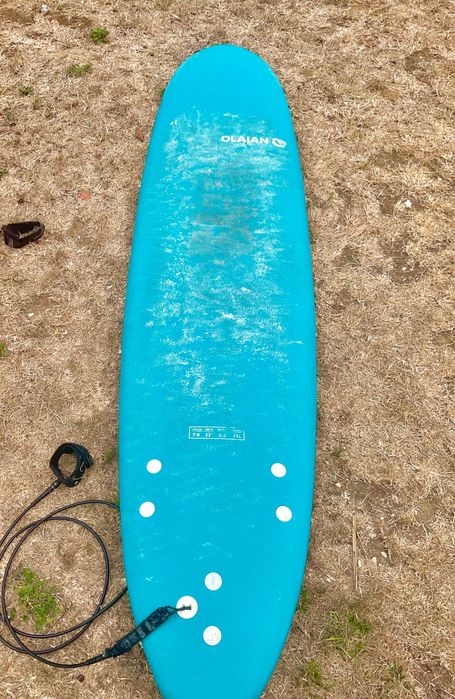 Prancha malibu 7'8 com quilha e leash