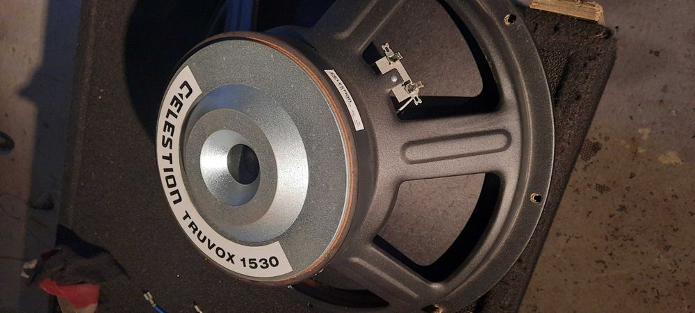 Celestion Road Series R1520 - Colunas Som com Excelente Som e Potentes