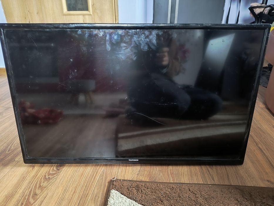 Telefunken 32 cale D32H281R4 - Uszkodzony / Na części
