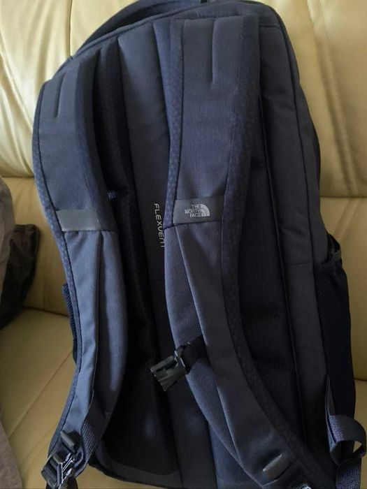 The North Face "Vault" azul escuro muito conforto, para viagens, estudos e caminhadas,  nove