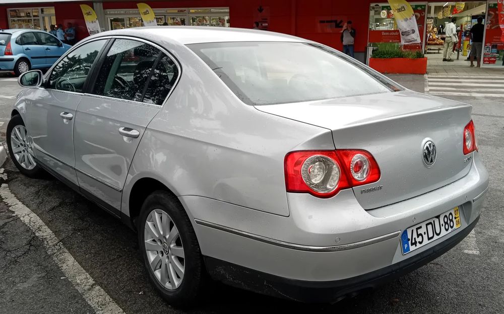 VW Passat 2.0 TDI Confortline foto 4