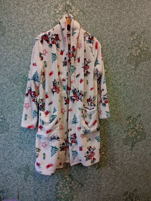 махровий халат Disney S/M з новорічним принтом Мікі Маус
плечи42
пог50