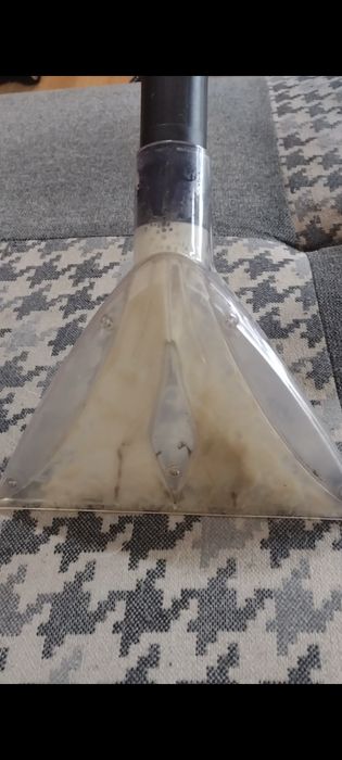 Limpeza e higienização de sofás colchões carpetes e outros