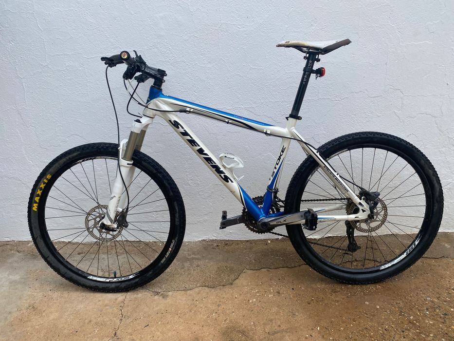 Bicicleta Stevens em carbono
