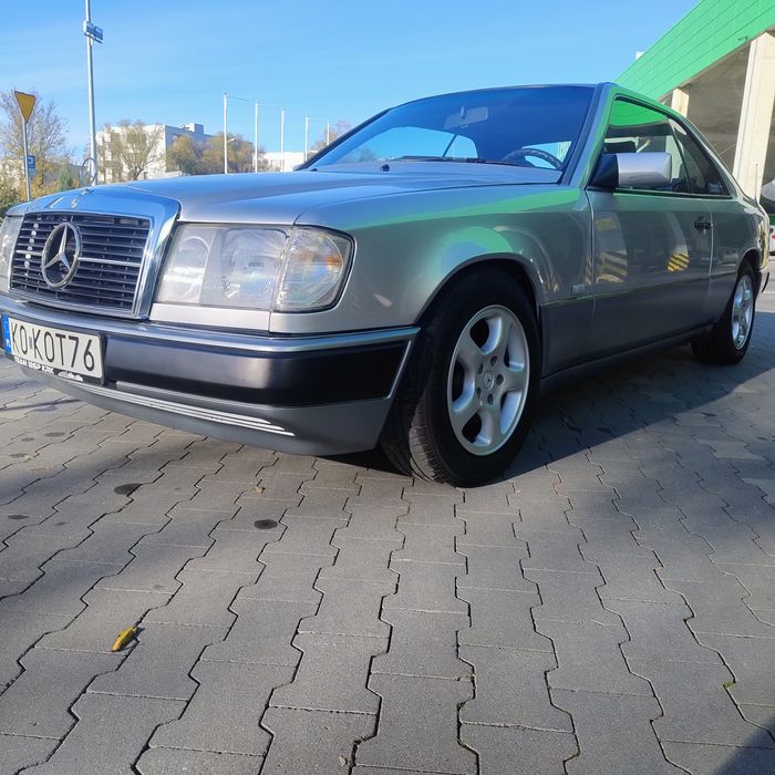 Mercedes Benz C124 Coupe