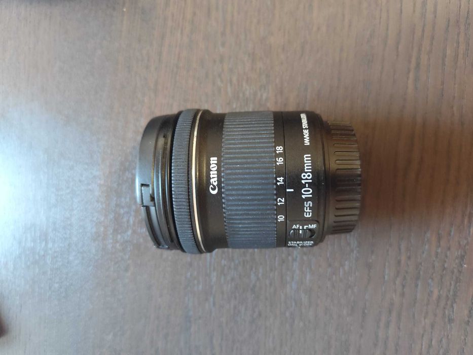 Máquina fotografica canon eos 77d + 2 objetivas (efs 18-135mm) (efs 10-18mm) + sd 64gb kingston + leitor sd