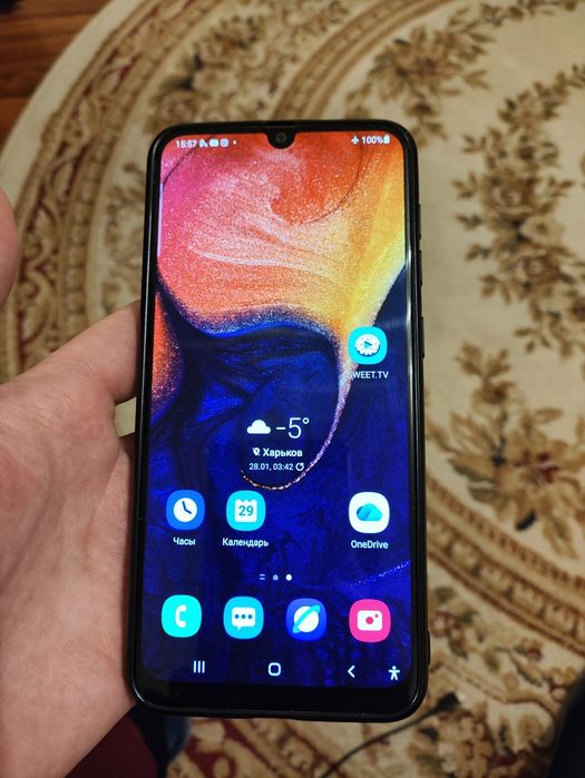 Смартфон Samsung Galaxy A50
