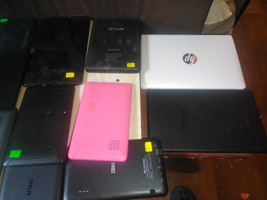 Лот планшетов планшетів 14 шт на запчастини або відновлення