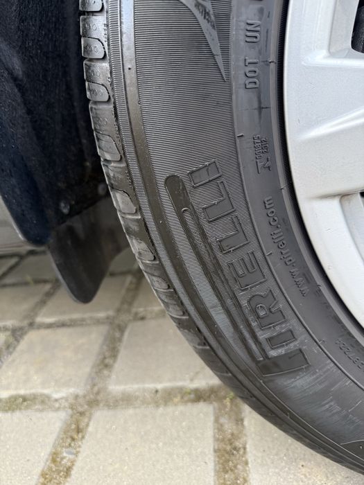 Оригінальний комплект шин 235/60 R18 та дисків AUDI Q5