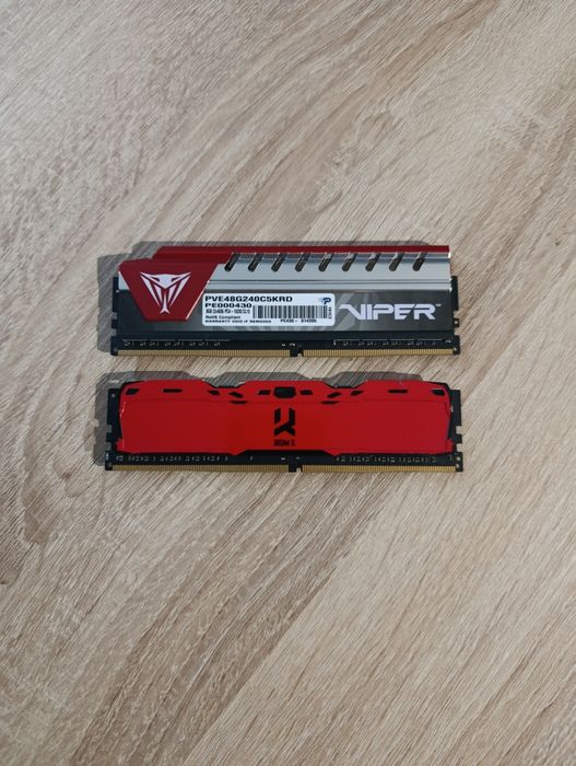 2 Moduły pamięci RAM DDR4
