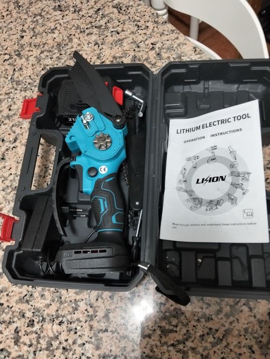 Mini motossera a bateria