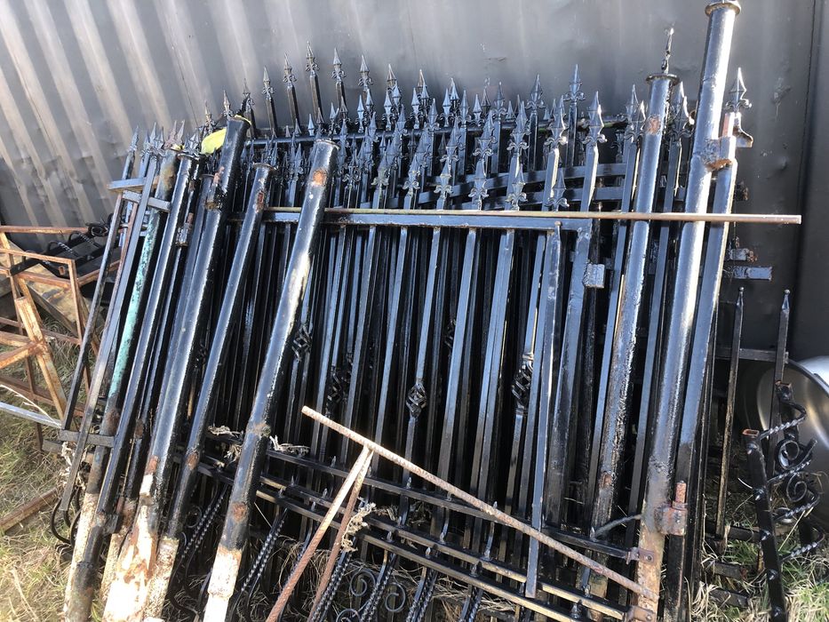 Sprzedam metalowy płot kuty