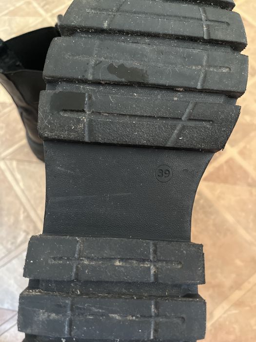 Продам зимние сапоги 39 размер