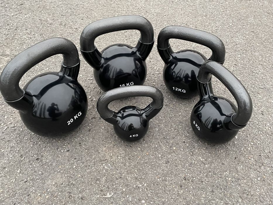 Гирі 4, 8, 12, 16, 20 кг чавунні покриті вінілом/гумою