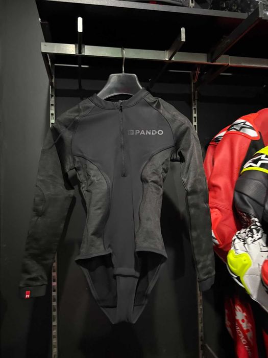 Body z ochraniaczami PANDO MOTO SHELL WW 02 black