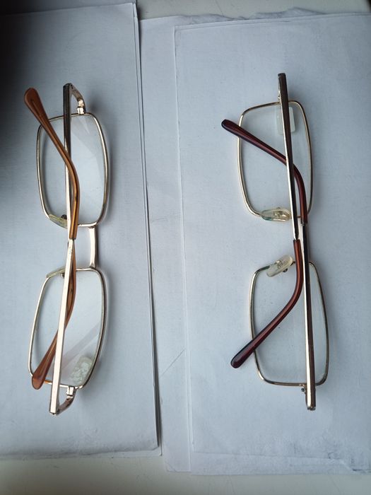 Очки в хорошей оправе .