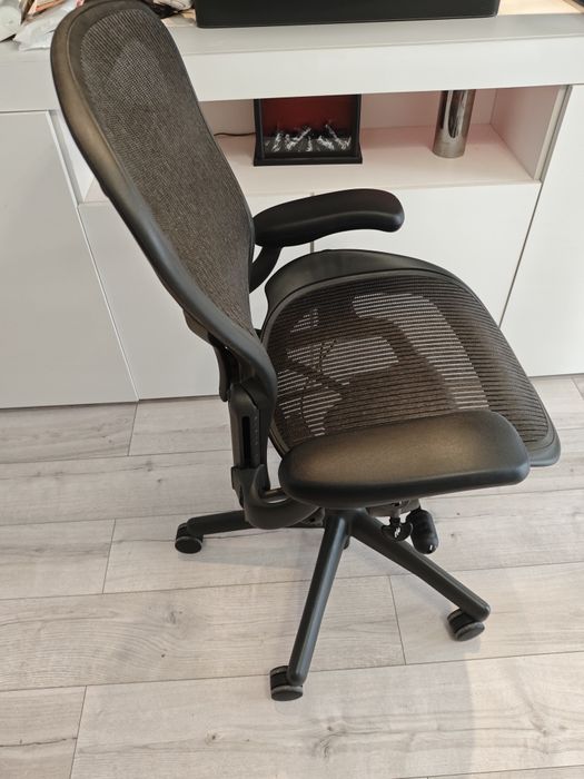 Herman Miller Aeron B  stan wzorowy fotel biurowy klasy premium