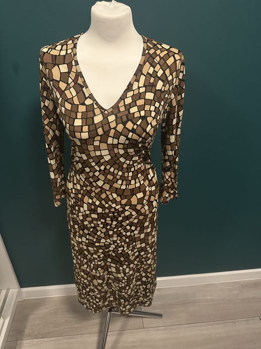 Sukienka midi w geometryczny wzór mozaiki