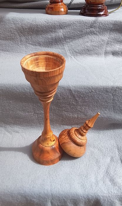 Copo de madeira de oliveira decorativo