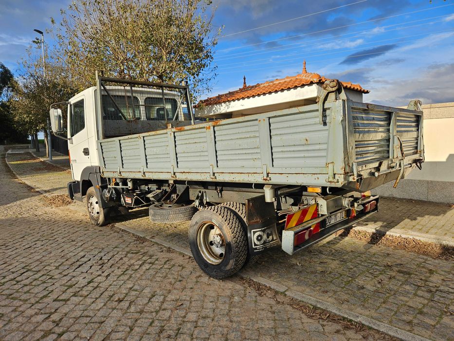 Camião Nissan Atleon 140 7000kg