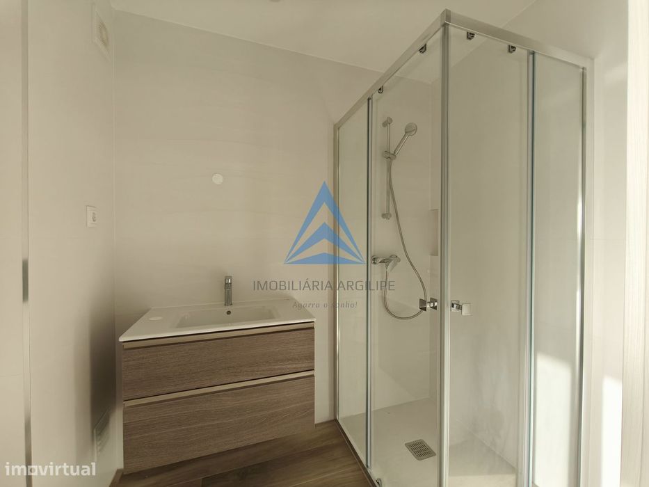 Apartamento T4 - Condomínio Fechado