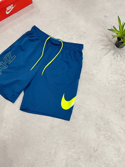 Спортивні шорти Nike Big Swoosh M