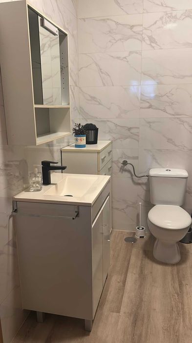 Quarto para arrendar com boa localização e boas condições