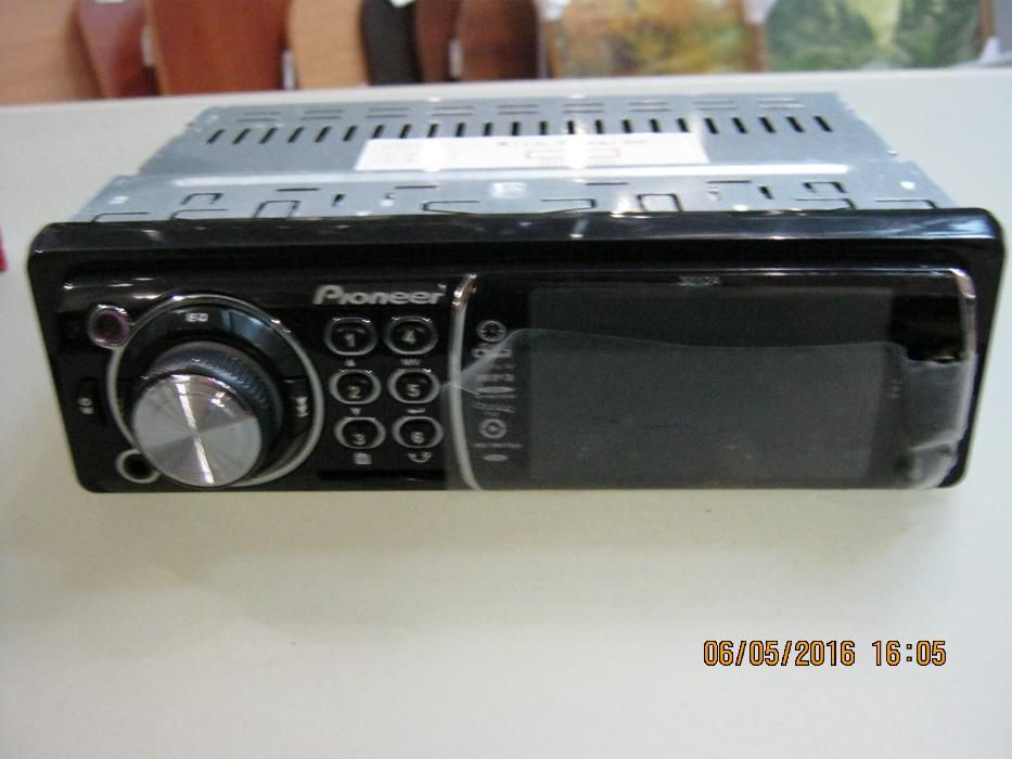 Продам автомагнитолу Пионер 3012