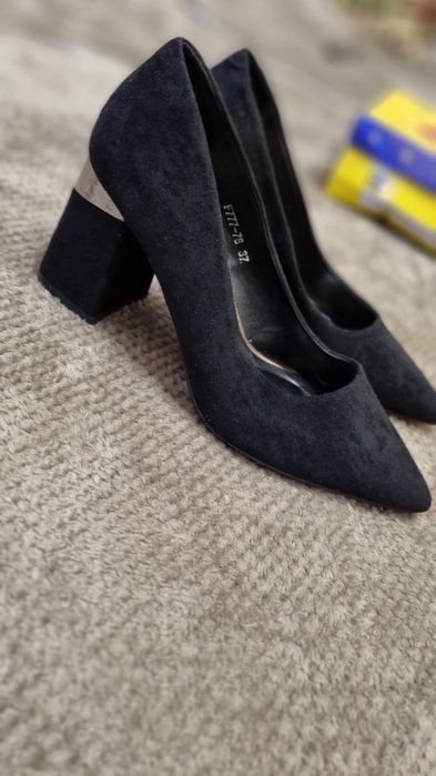 Классика! Черные Туфли лодочки,  очень удобные! Толстый каблук. 37 р.П