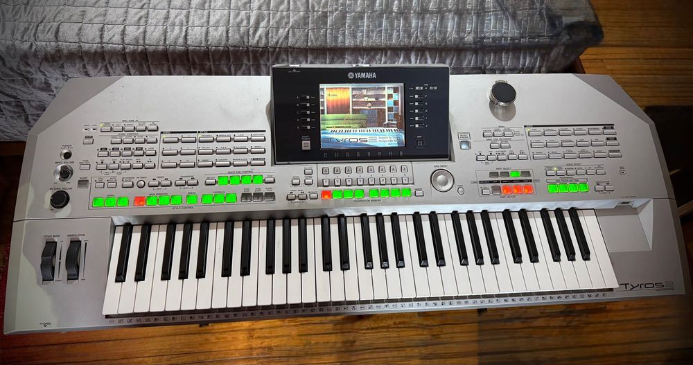Teclado Yamaha Tyros 2