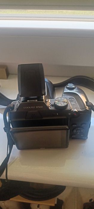 NIK Coolpix B500