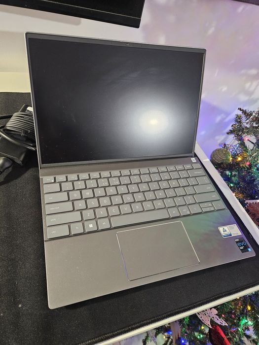 Laptop biznesowy Dell Inspiron 13 2K/i5-11320H/16 Ram/256 NVME/Win11 P