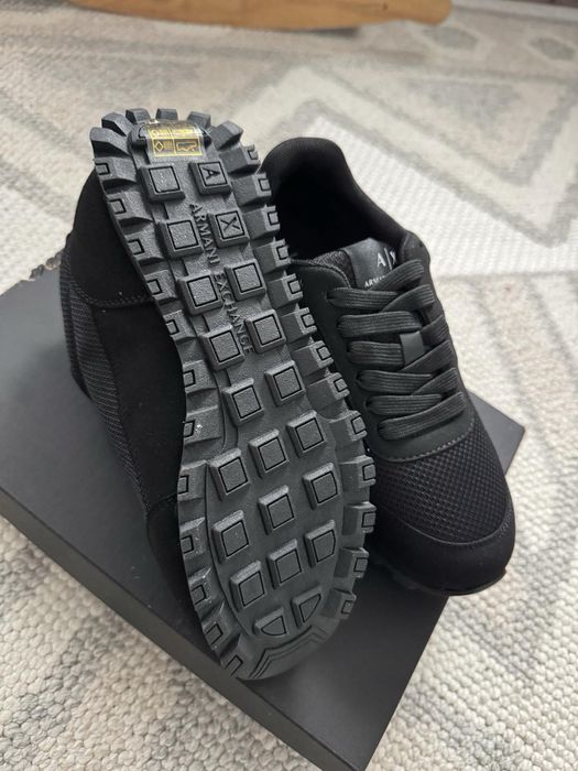 Кросівки жіночі Armani Exchange