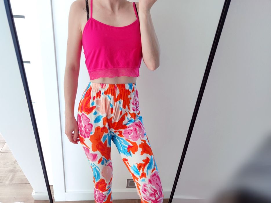 Komplet legginsy kwiaty wysoki stan plus top