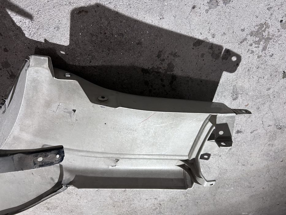 Aba / Embaladeira Guarda Lamas Toyota Land Cruiser J90 (TRA/ESQ)