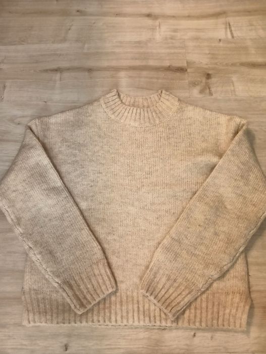 Sweter beżowy Sinsay