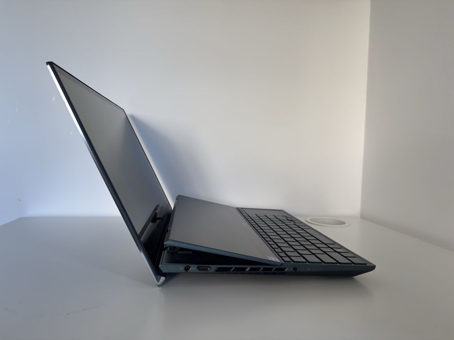 ASUS ZenBook Pro Duo UX582HS i9 32GB RTX3080