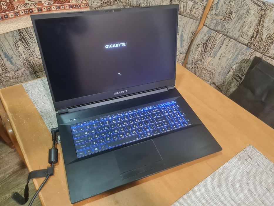 Ноутбук Gigabyte A7 - 17.3” 144Hz/Ryzen 7 5800H/RTX 3060/SSD 512GB/RAM 16Gb.